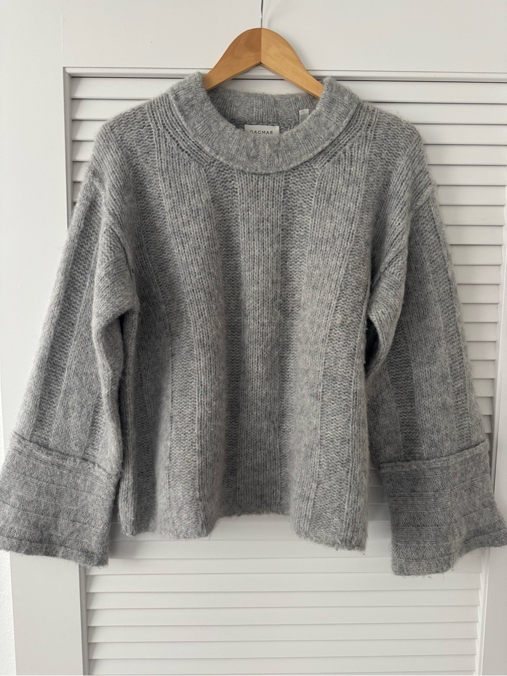 Cozy Ribbed Gray Turtleneck Sweater
